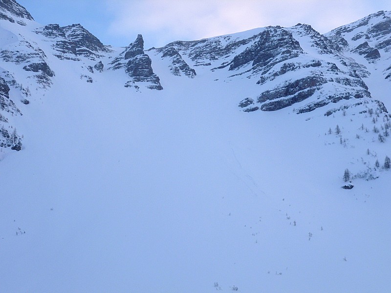 couloir de sallache : Le haut est décapé.
faudra que j'y fasse un tour là dedans.