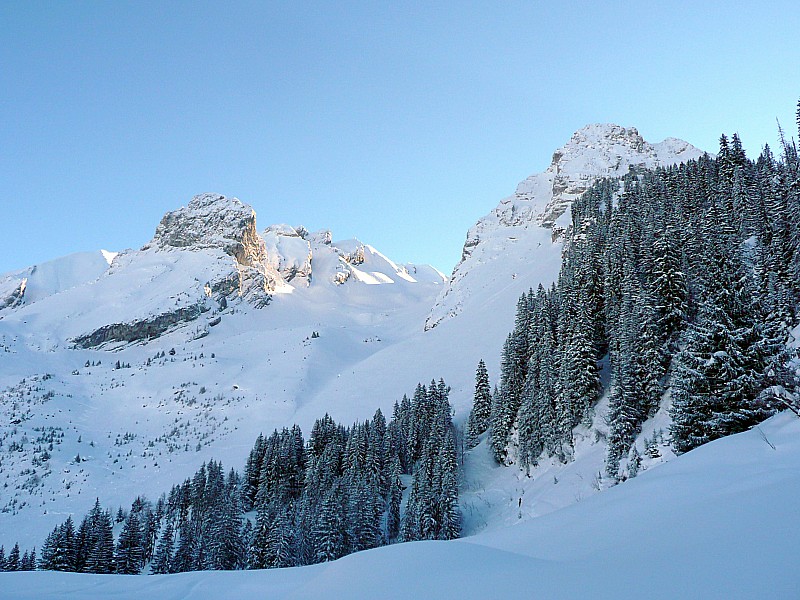 La combe de Paccaly : Grand beau sur les Aravis 30 cm de poudre