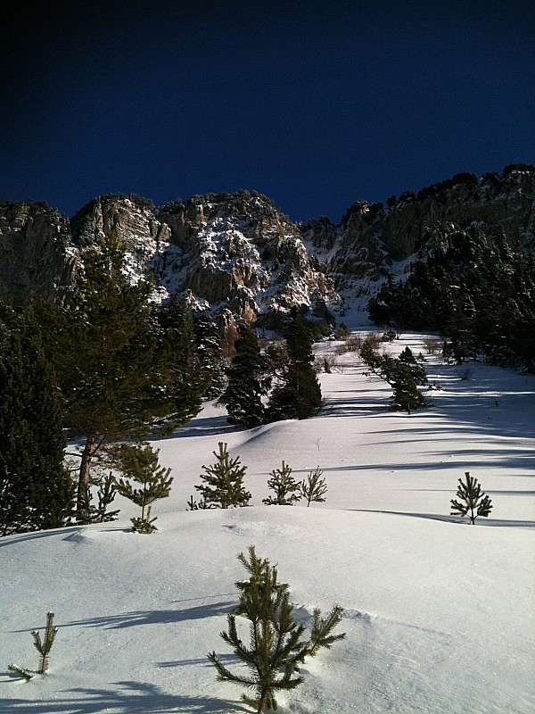 le couloir W : à la sortie de la forêt, avant le dernier raidillon pour le pas.