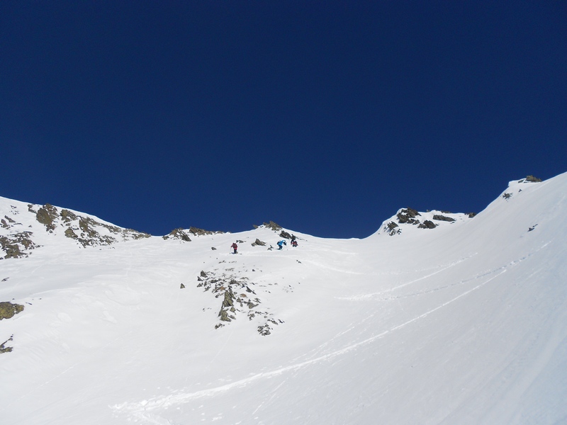 Soleil partout : On arrive au col
