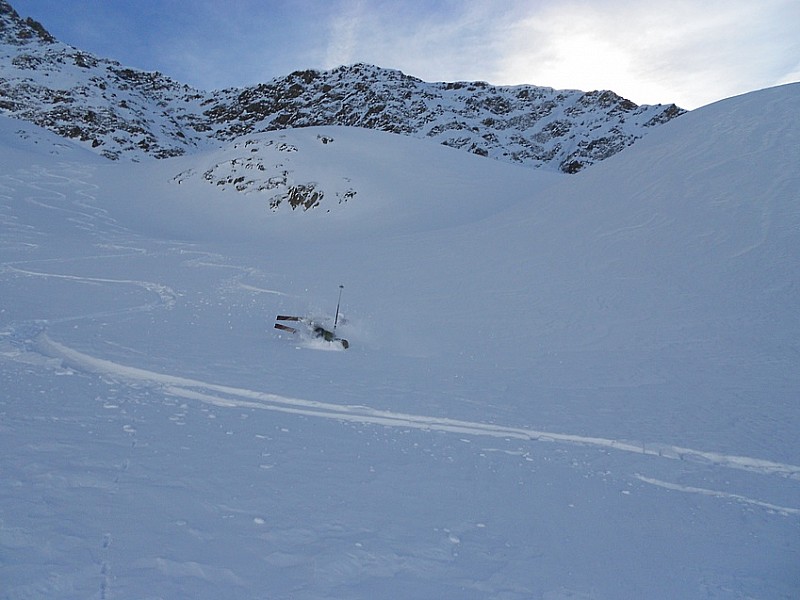 La preuve : Le Jef, il sait skier mais il sait, pardon, il peut aussi tomber
