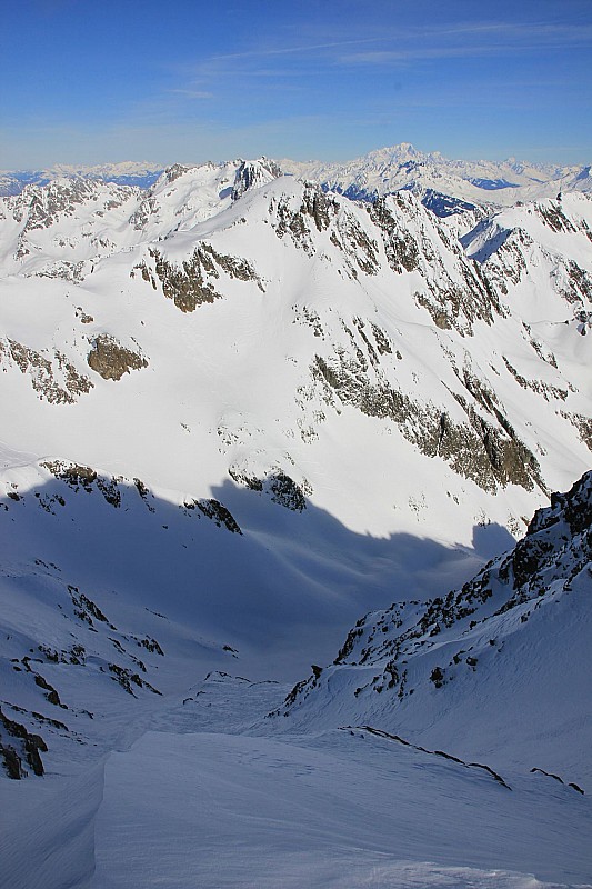 Couloir N du Charmet : Sur fond de Mont Blanc