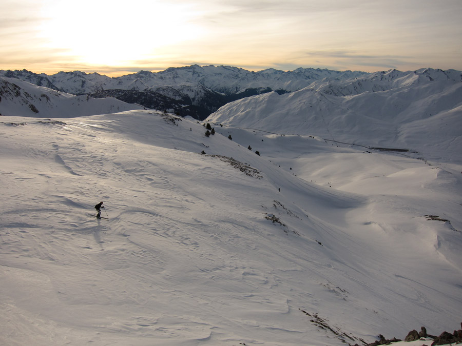 Descente sur la station : au soleil couchant !