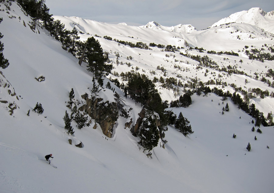 Vallon au N : du Tuc deth Rosari de Bacivèr. Bonne neige !