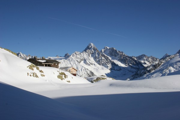Vue depuis le Lac Blanc : Aiguilles de Chardonnet et d'Argentière vus depuis le Lac Blanc