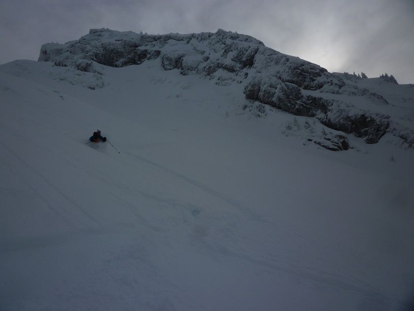 Descente de la combe : sortez masque, tuba, pelles a tarte, cordes vocales, vêtements étanches, cuissot de 12