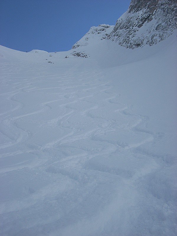 #4 Descente dans la Combe : Du très lourd, toute cette poudre légère !! Descente dans la Combe : Du très lourd, toute cette poudre légère !!