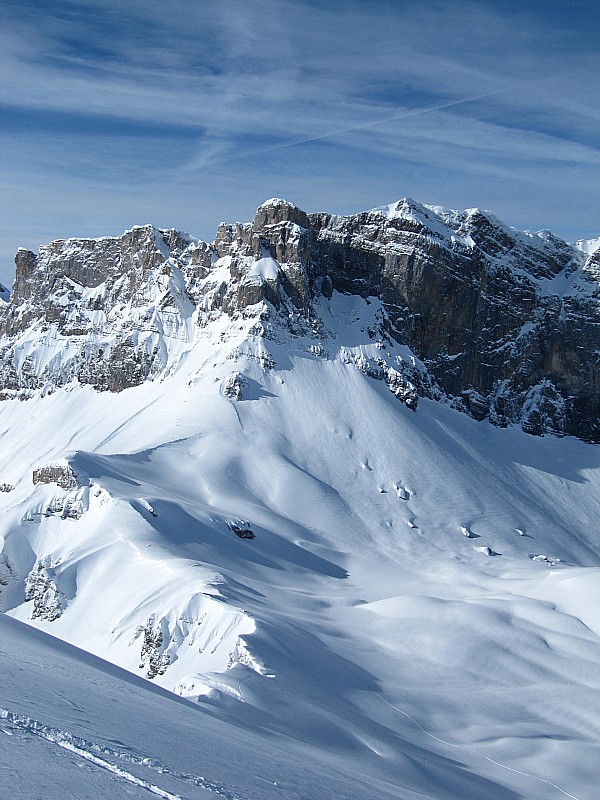 Les couloirs de la Ratelière : (à gauche) et le bas de la Mitraille (à droite).
