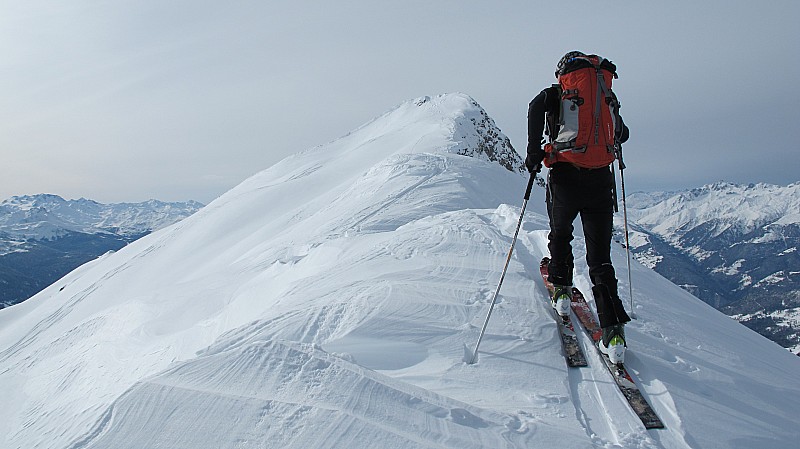 Dzonfié : Sur la crête menant au sommet