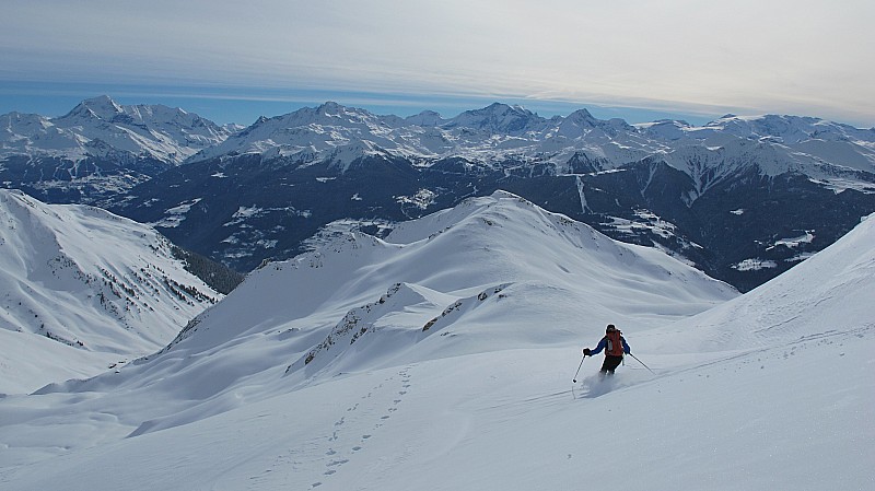 Descente sur les Mouilles : Sur fond de Pointe du Col