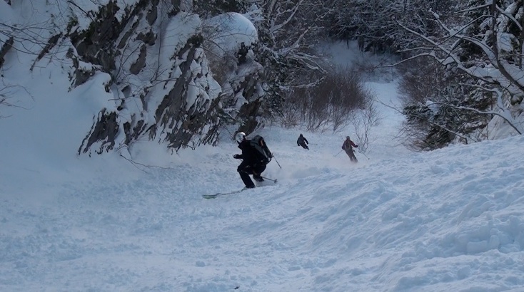 Derniers virages : on se rapproche du fond de la vallée