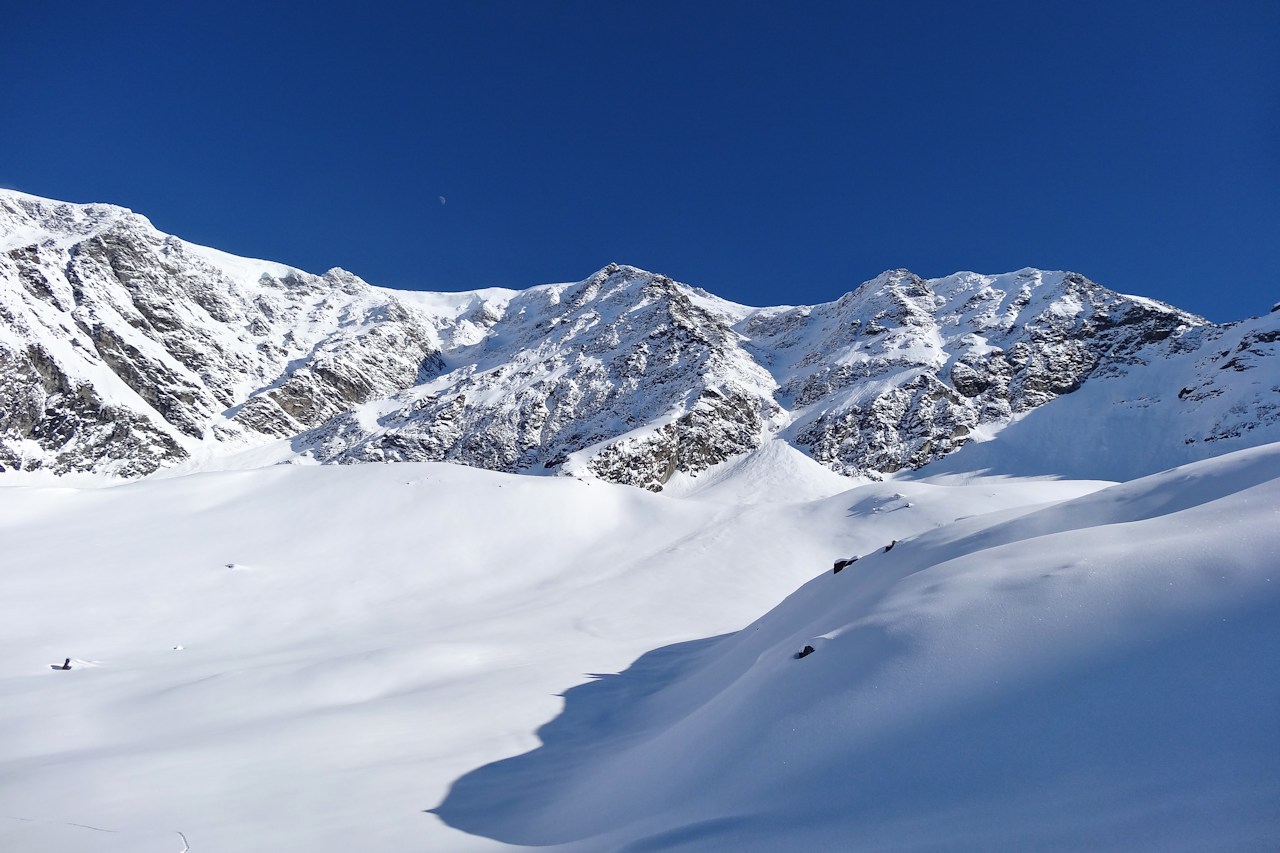 Du vallon : Vue sur les séracs du Dôme des Nants.
