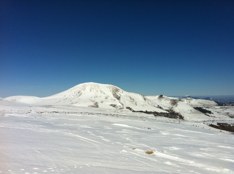 Vers col de croix Robert : Puy de l'Angle, bien soufflé