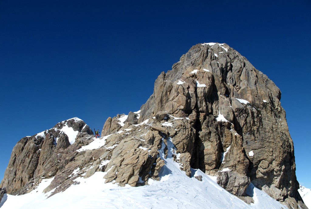 Sous le sommet