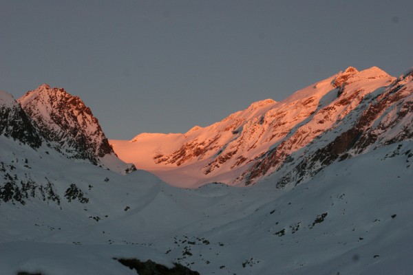magnifique la course de demain : Vue depuis le refuge du vallon de l'Invernet et son glacier
