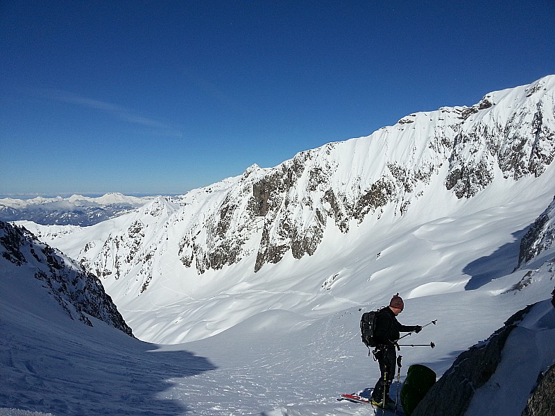 #2 vallon de la balme : On bascule dans le vallon de la balme avant de rattaquer la pointe au centre. vallon de la balme : On bascule dans le vallon de la balme avant de rattaquer la pointe au centre.