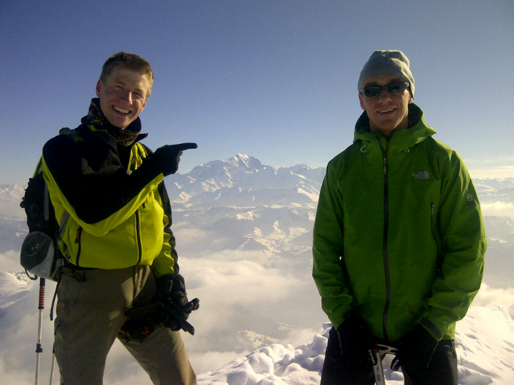 Face NE Charvin : Le Mont Blanc nous salue