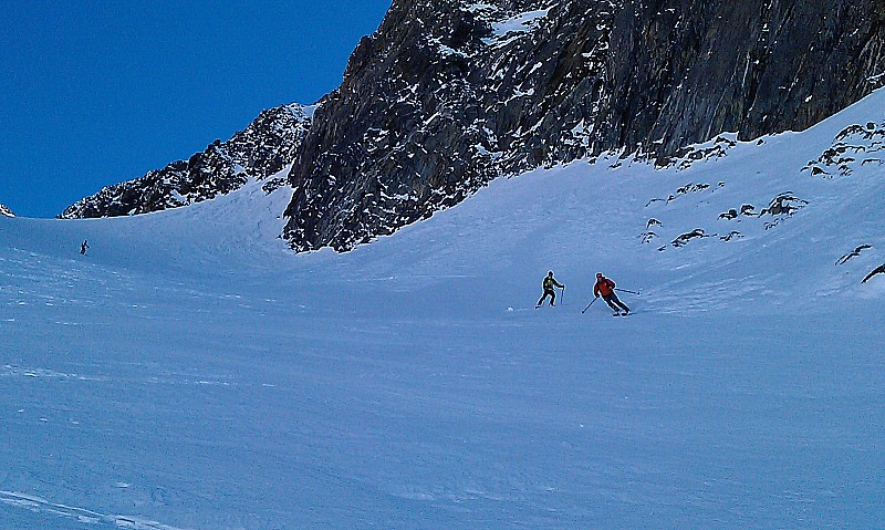 Glacier d'arguille : Ruth, Greg et Marc au passage du glacier