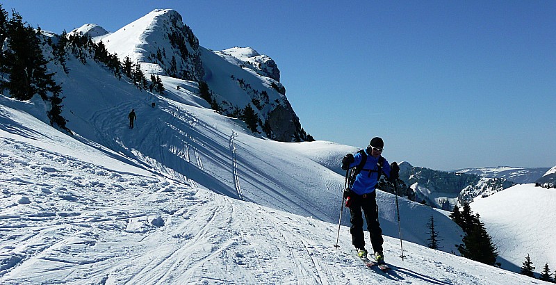 Descente du Grand Som : Neige froide juste en-dessous en versant W