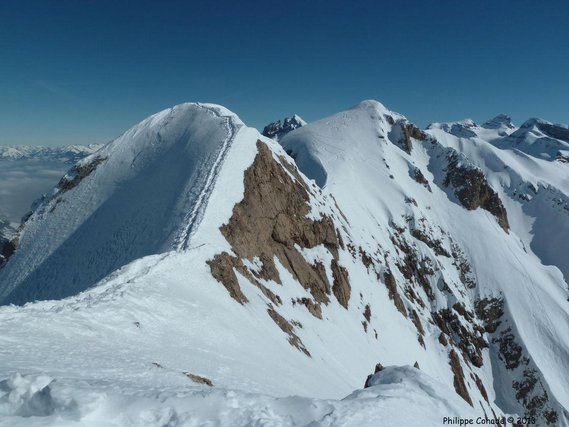 Dents Blanches Occidentales : vue sur la belle arête E... et la dent de Barme là bas !