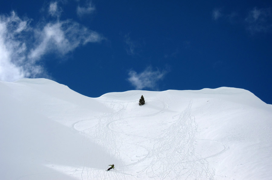 Col de Bastan versant E : bonne neige