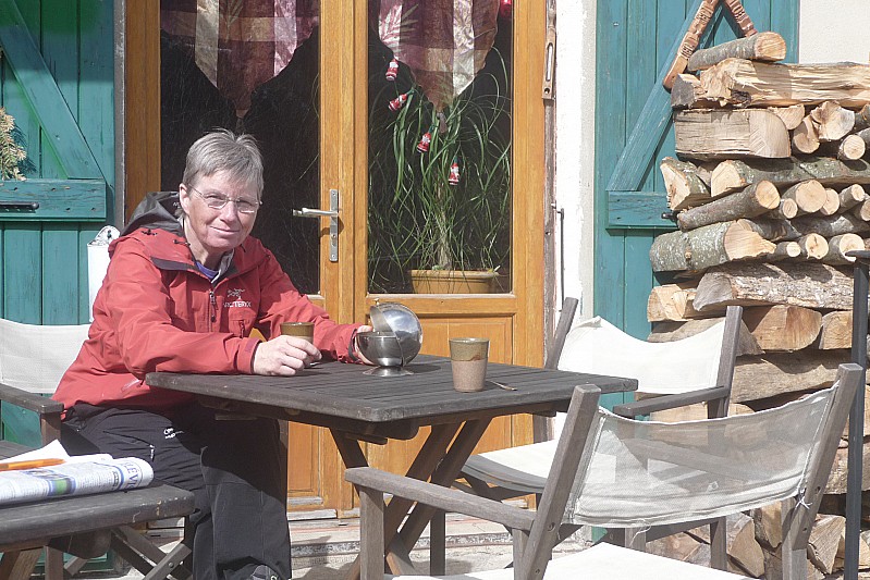 La récompense : En attendant le café à l'étape cartuisienne
