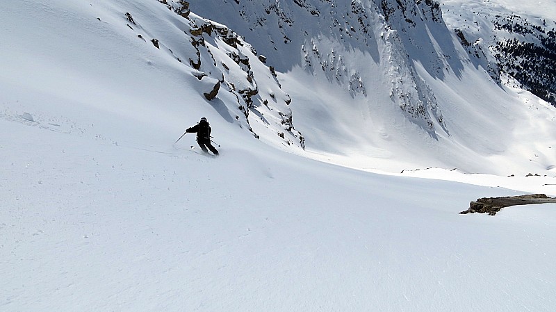 Turge pente SO : Pas encore revenu vers 12h mais lisse et bon à skier.