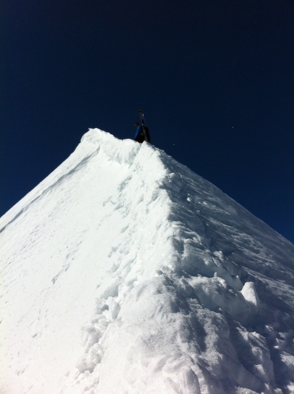 Arete du Mt Charvin : passage en face S - la neige se dérobe - ou est passé le chien ?