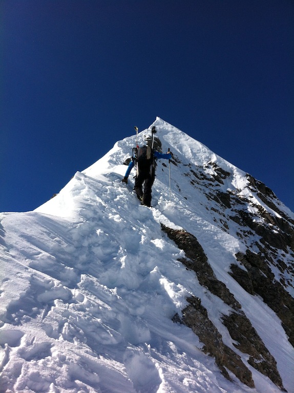 L'arete du Mt Charvin : poursuite sur l'arête ambiance alpine