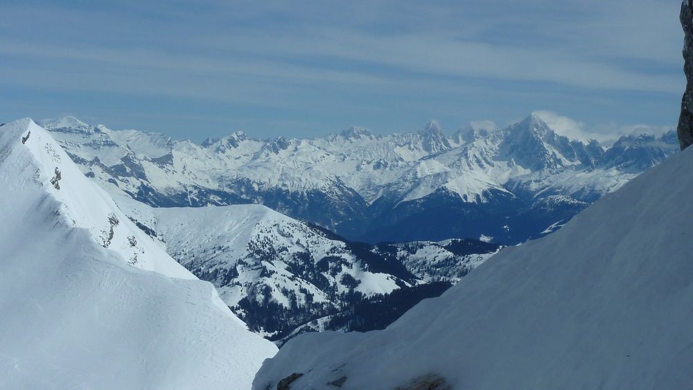 Massif du Mont Blanc : l'Aiguille Verte reste un peu accrochée