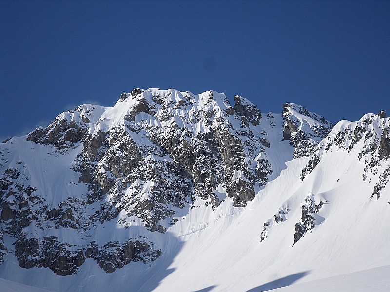 Face sud : Gavée on voit le ressaut qui passe à ski...à la descente...c'est pas souvent