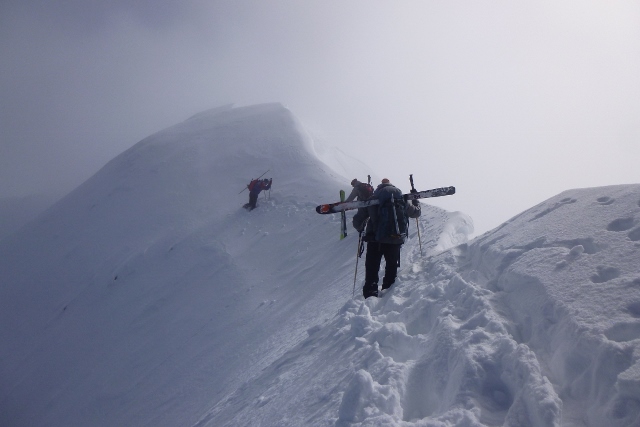 sur la crete pour acceder au 1er couloir