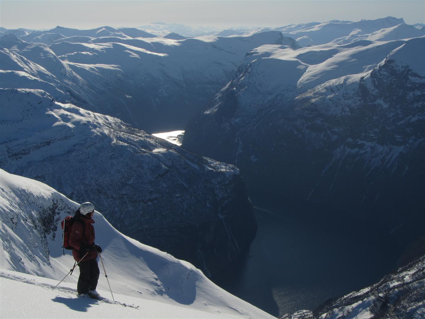 le fjord de Geiranger : depuis la calotte glaciaire du Saetertverfjelle