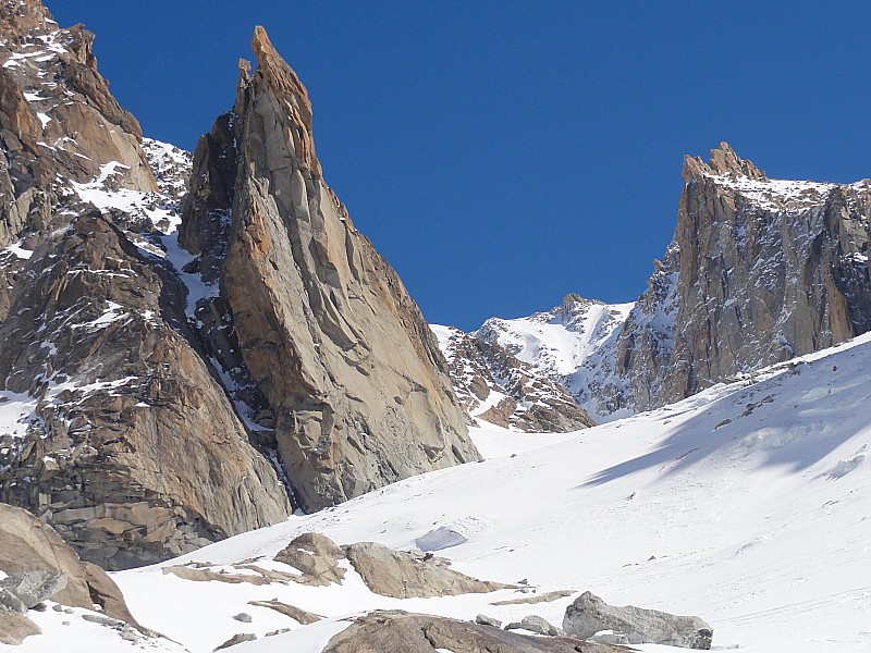 Attaque glacier du milieu : Avec la vierge d'Argentière, un mini Grand Cap qui a fière allure