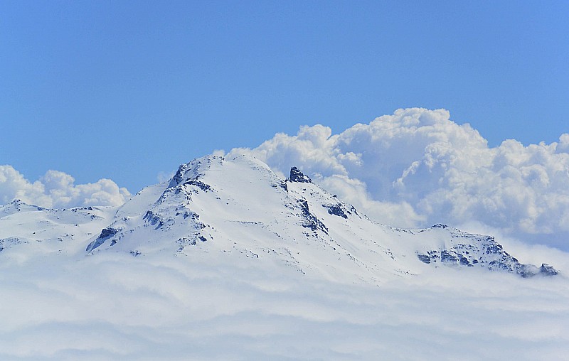 Mont Brequin : Voisin lointain