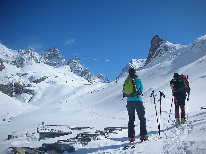 Départ des Barmettes : Perrine et Gégé contemplent les Glières