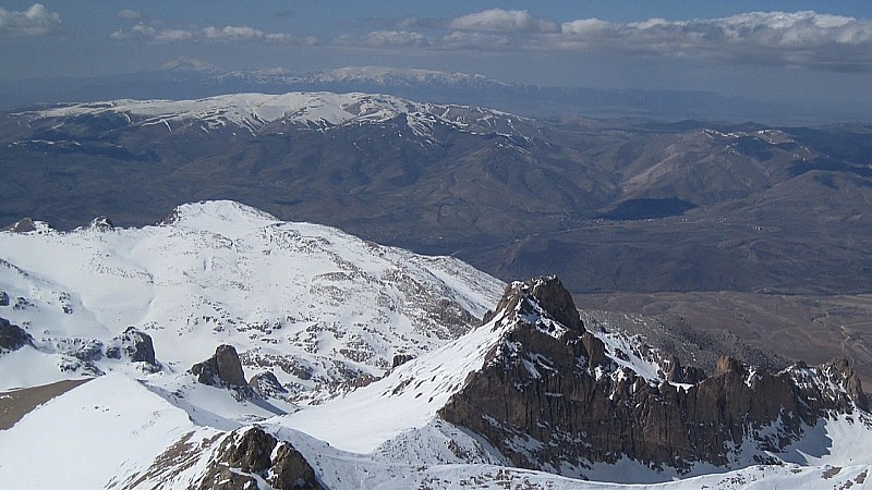 Au sommet de l'Alaça : Vue sur le Mont Hassan