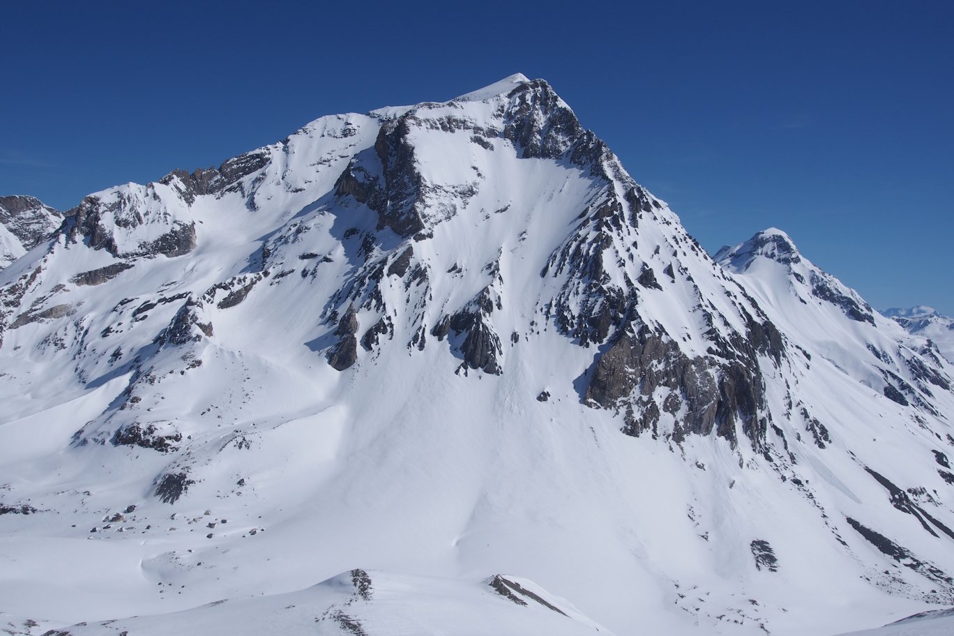 Pointe Mathews versant SW : Omniprésente lors de la montée.