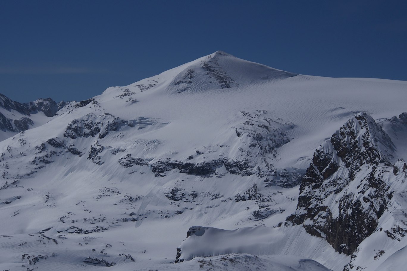 Majestueux : Le Dôme de Chasseforêt (3586 m).