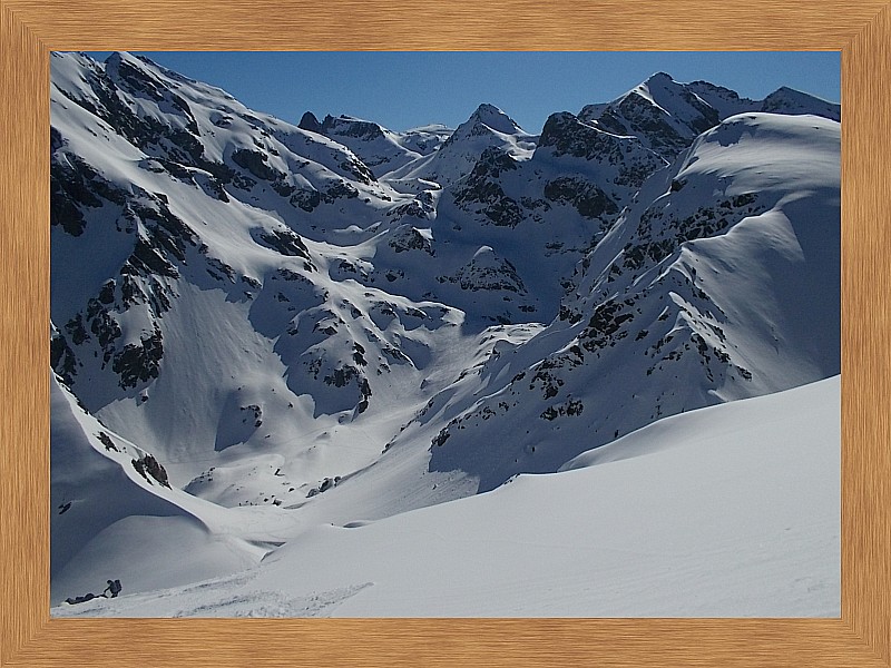 Le cirque au dessus de la pra : Le cirque au dessus de la pra avec au fond les pics de belledonne