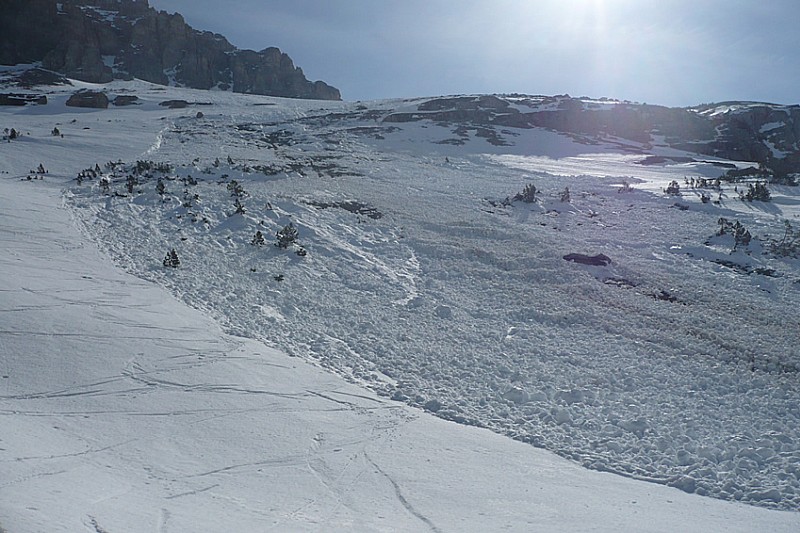 L'avalanche dans le premier coup de cul, traversée 3 fois à la montée et 2 fois à la descente, elle est partie hier sur une partie très plate.