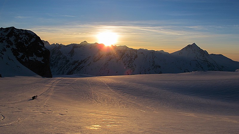Levé de soleil sur l'Allalingletscher