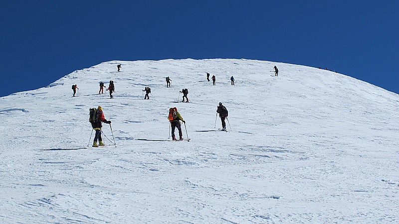 Breithorn : du monde en approche du sommet