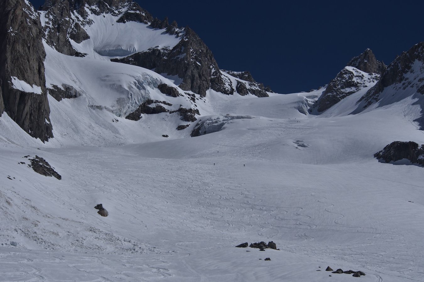 Un dernier coup d'oeil : Au pied du glacier du Tour Noir.