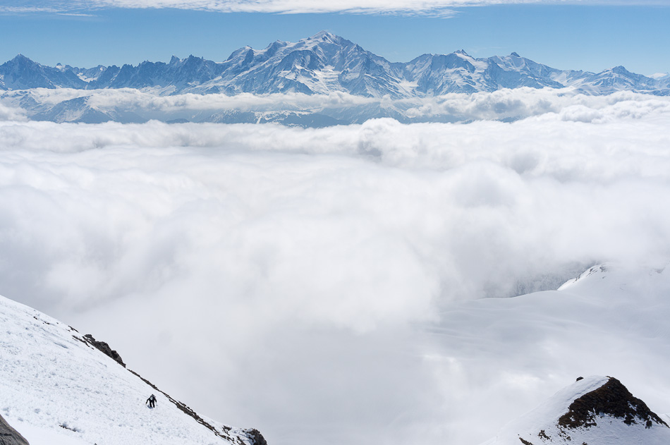 Sous le sommet : plafond bien bas sur la vallée de l'Arve
