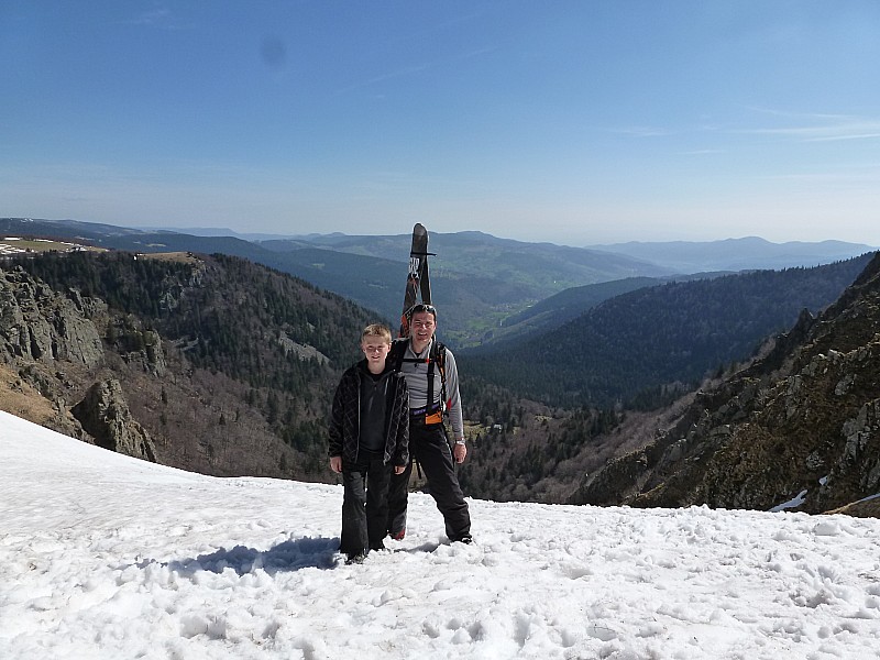 les 2 heureux du jour : Papa et fiston, tout content après une longue saison dans le massif