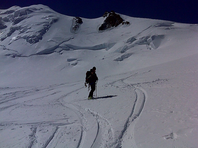 Gilles sous Vallot : Gilles pose...