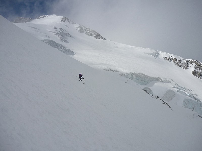 Glacier des Agneaux : Neige très difficile à skier après une séance "fout ta cagoule" sur le dôme, lui en poudre 4*