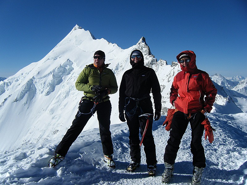 Bishorn sommet : Bishorn : portrait de groupe avec dames