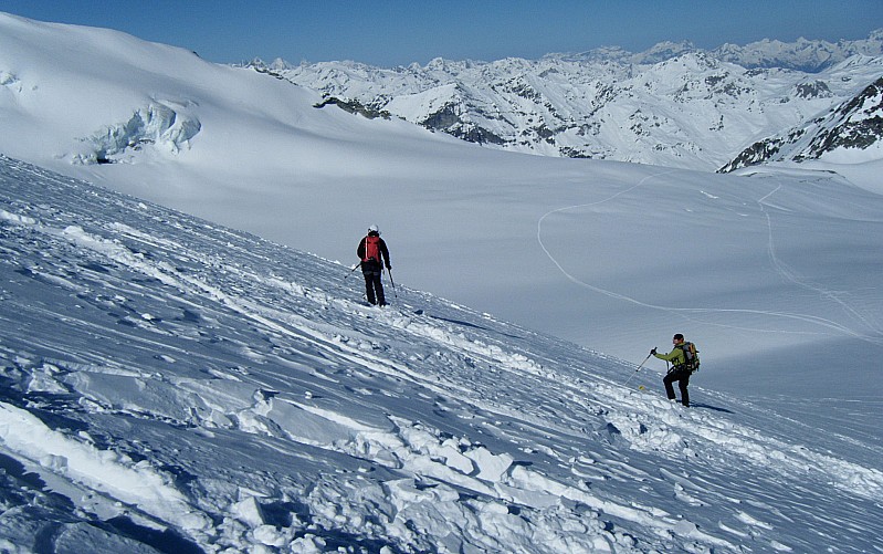 descente du Bishorn : dans la descente du Bishorn : neige soufflée, crevasses masquées